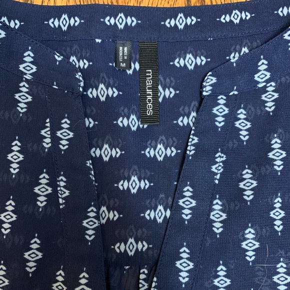 Ladies blouse, size medium - Picture 3 of 3